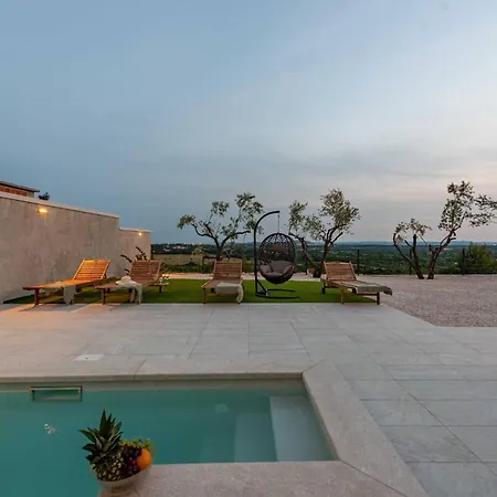My Dalmatia - Pezer With Heated Swimming Pool, Sauna And Jacuzzi 度假居