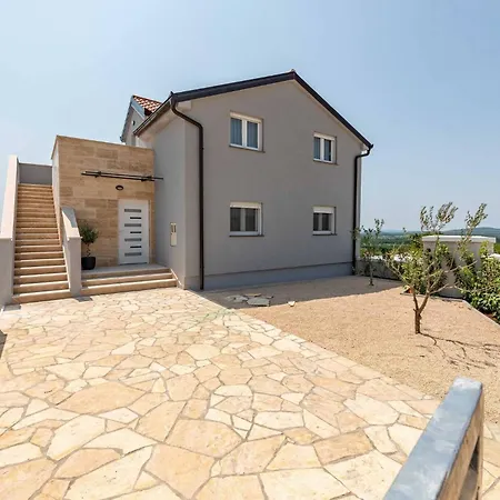 My Dalmatia - Pezer With Heated Swimming Pool, Sauna And Jacuzzi 本科瓦茨