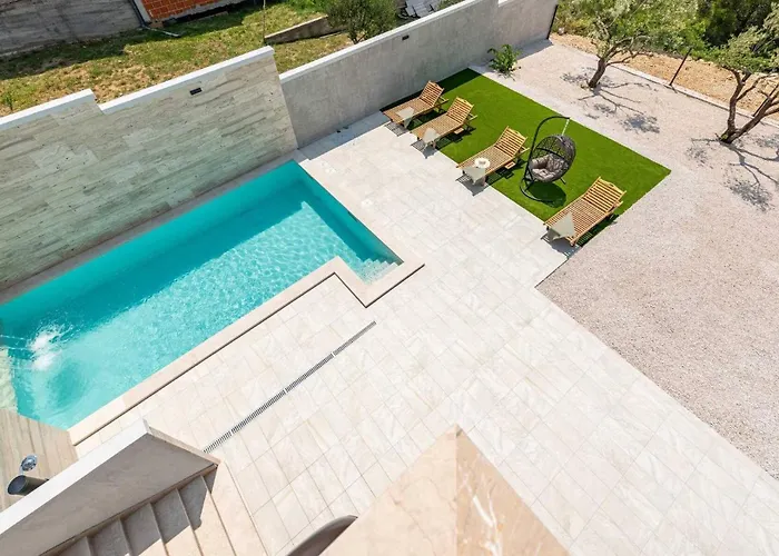 My Dalmatia - Pezer With Heated Swimming Pool, Sauna And Jacuzzi Hébergement de vacances