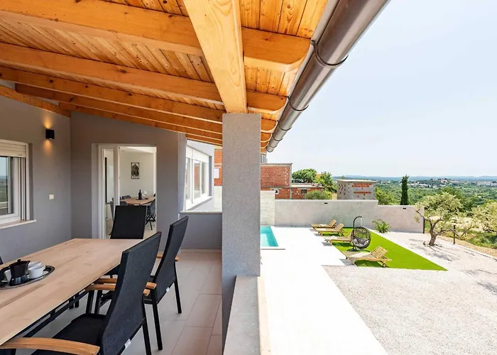 Hébergement de vacances My Dalmatia - Pezer With Heated Swimming Pool, Sauna And Jacuzzi Benkovac