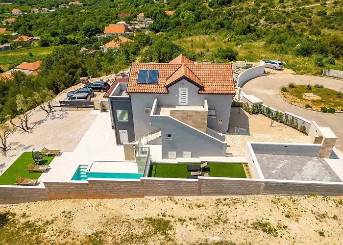 Hébergement de vacances My Dalmatia - Pezer With Heated Swimming Pool, Sauna And Jacuzzi Benkovac