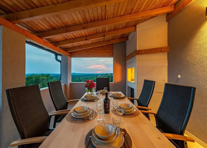 My Dalmatia - Pezer With Heated Swimming Pool, Sauna And Jacuzzi بيت للعطل