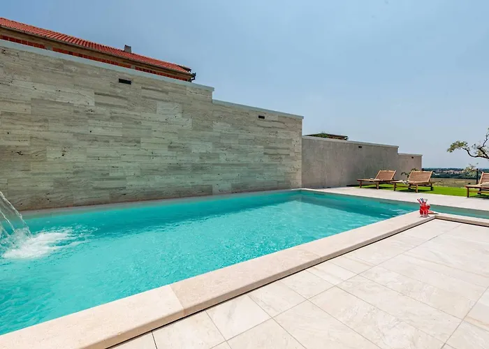 Hébergement de vacances My Dalmatia - Pezer With Heated Swimming Pool, Sauna And Jacuzzi *