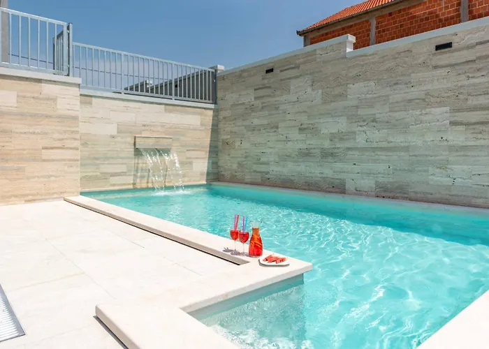 My Dalmatia - Pezer With Heated Swimming Pool, Sauna And Jacuzzi Hébergement de vacances *