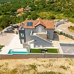 Prázdninový dům My Dalmatia - Pezer With Heated Swimming Pool, Sauna And Jacuzzi Benkovac