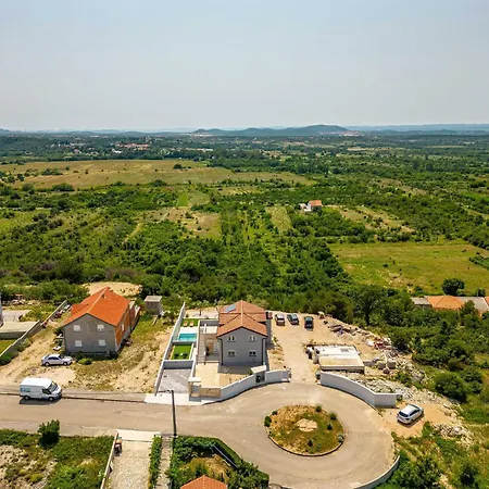 My Dalmatia - Pezer With Heated Swimming Pool, Sauna And Jacuzzi Feriehus *
