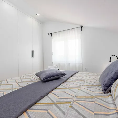 My Dalmatia - Pezer With Heated Swimming Pool, Sauna And Jacuzzi