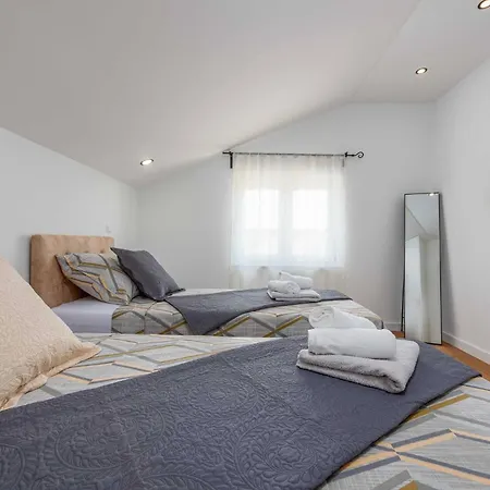 Feriehus My Dalmatia - Pezer With Heated Swimming Pool, Sauna And Jacuzzi *