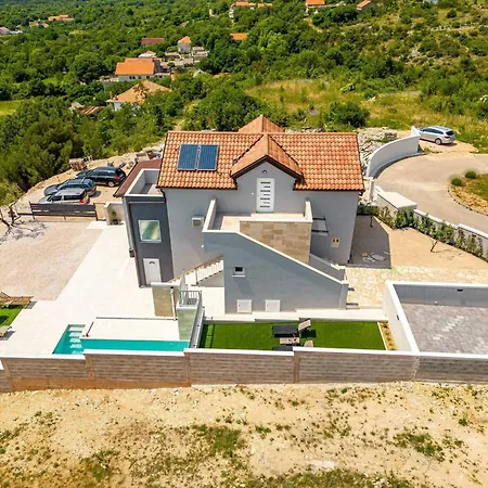 My Dalmatia - Pezer With Heated Swimming Pool, Sauna And Jacuzzi Feriehus