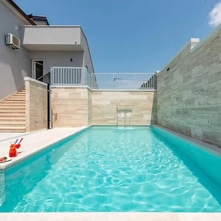 My Dalmatia - Pezer With Heated Swimming Pool, Sauna And Jacuzzi Feriehus *