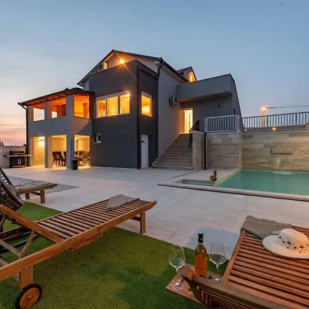 My Dalmatia - Pezer With Heated Swimming Pool, Sauna And Jacuzzi *