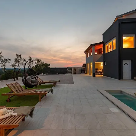 Дом отдыха My Dalmatia - Pezer With Heated Swimming Pool, Sauna And Jacuzzi