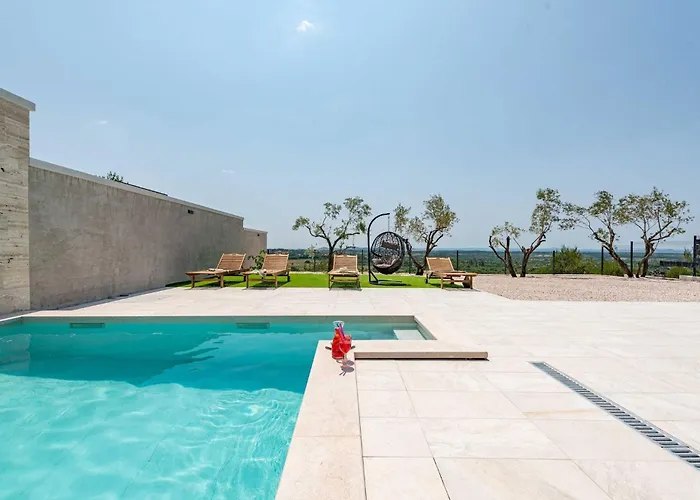 Дом отдыха My Dalmatia - Pezer With Heated Swimming Pool, Sauna And Jacuzzi *