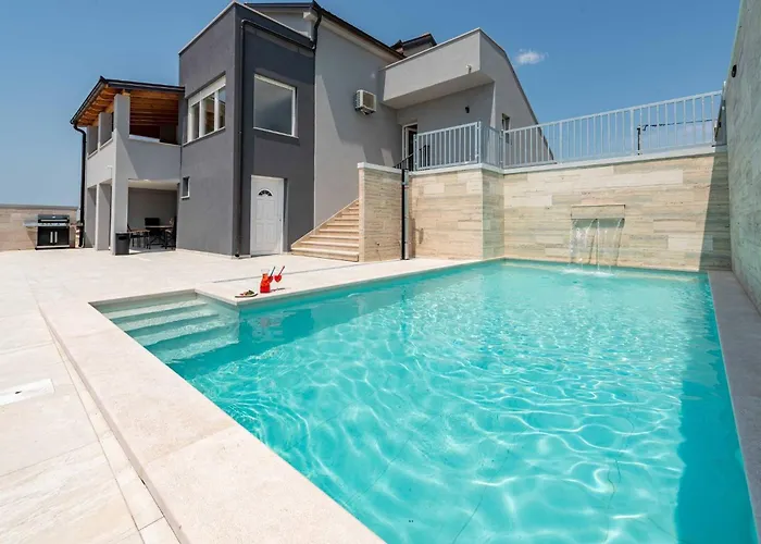 Дом отдыха My Dalmatia - Pezer With Heated Swimming Pool, Sauna And Jacuzzi Бенковац